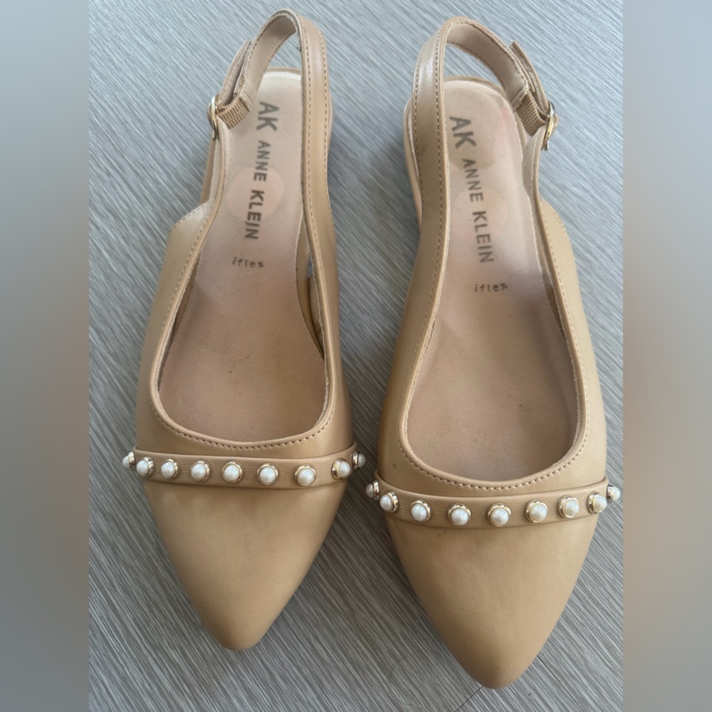 Anne Klein Beige Pearl-Trim Slingback Flats, Size 9 NWOB - Picture 2 of 7